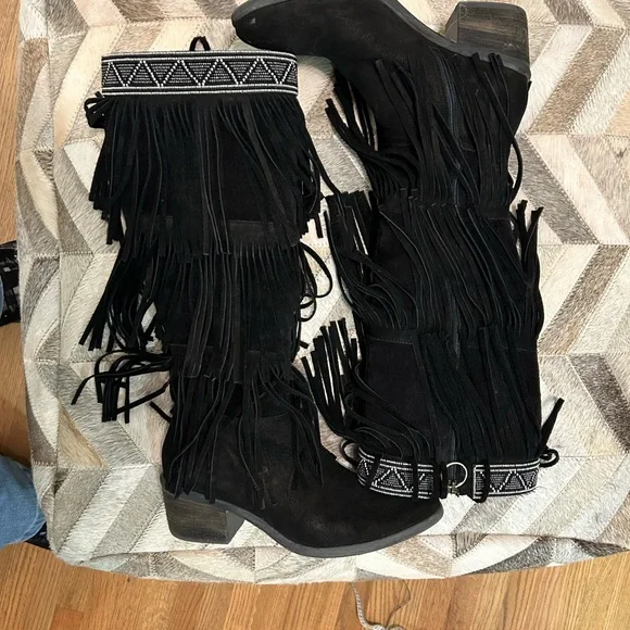 Denise Suede Fringe Boot - Picture 4 of 16